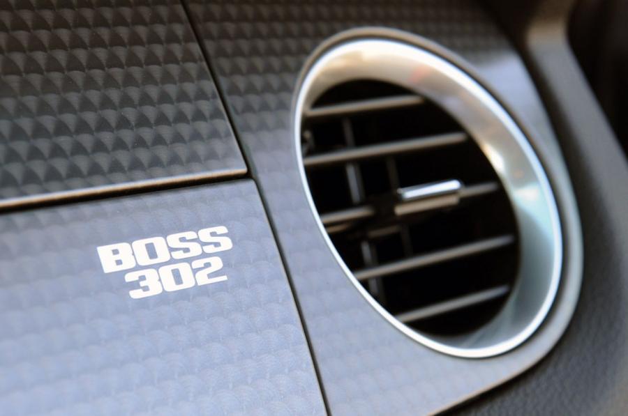  Ford Mustang Boss 302 2012 года  (фото 34 из 208)